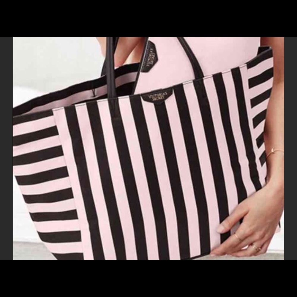 NEW Victoria’s Secret Tote & Makeup Bag set